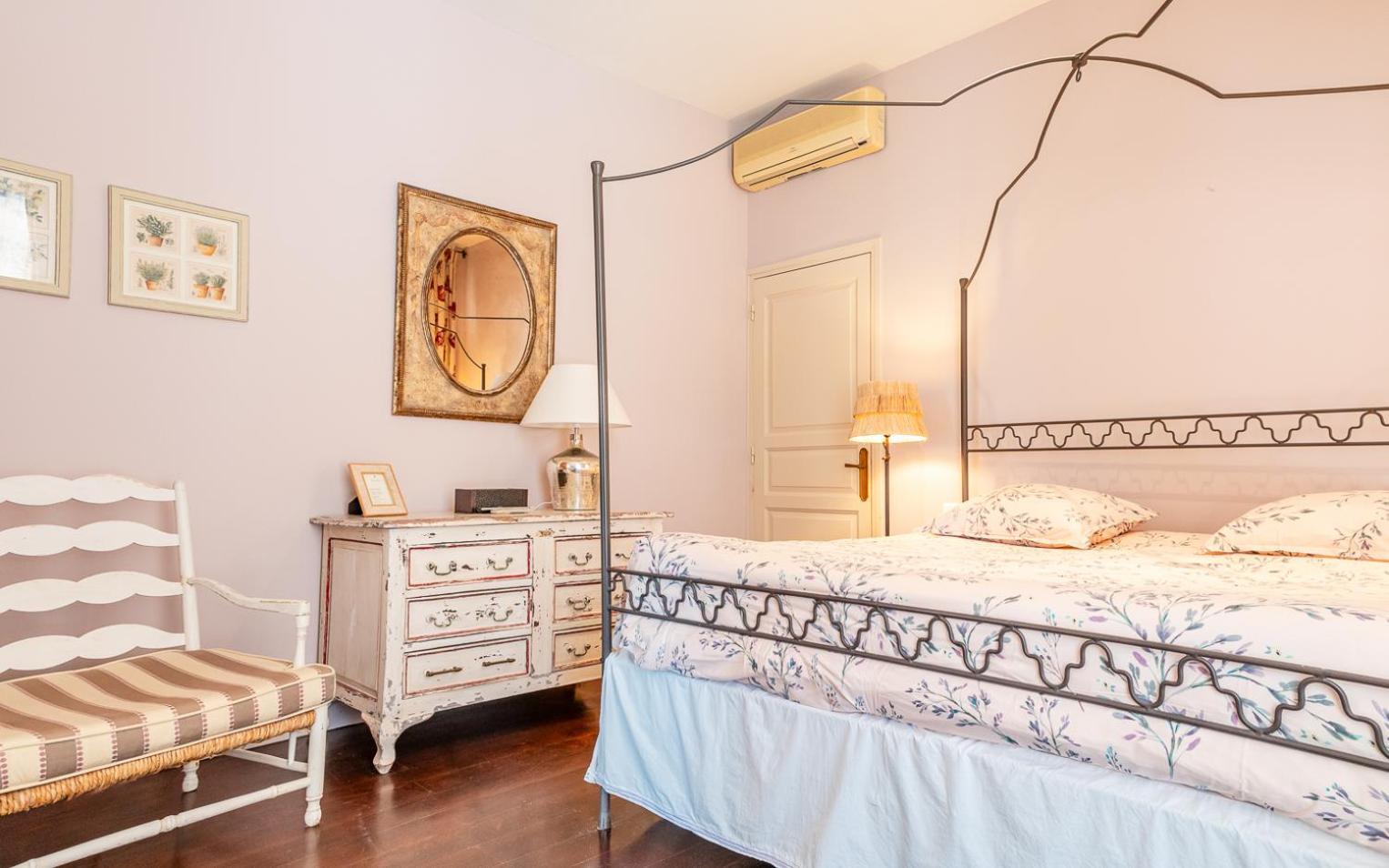 Chateau Talaud Loriol-du-Comtat Room photo
