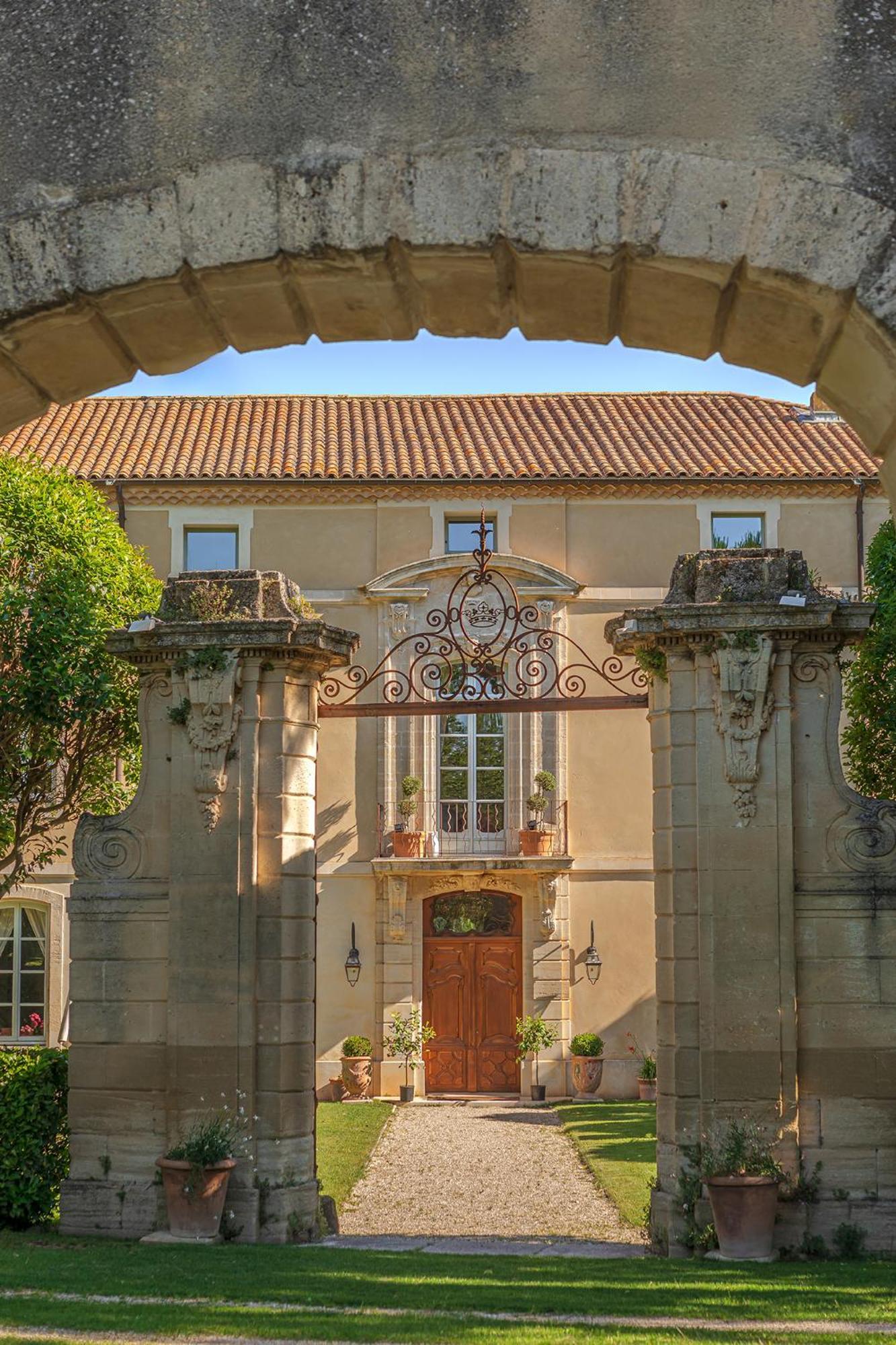 Chateau Talaud Loriol-du-Comtat Exterior photo