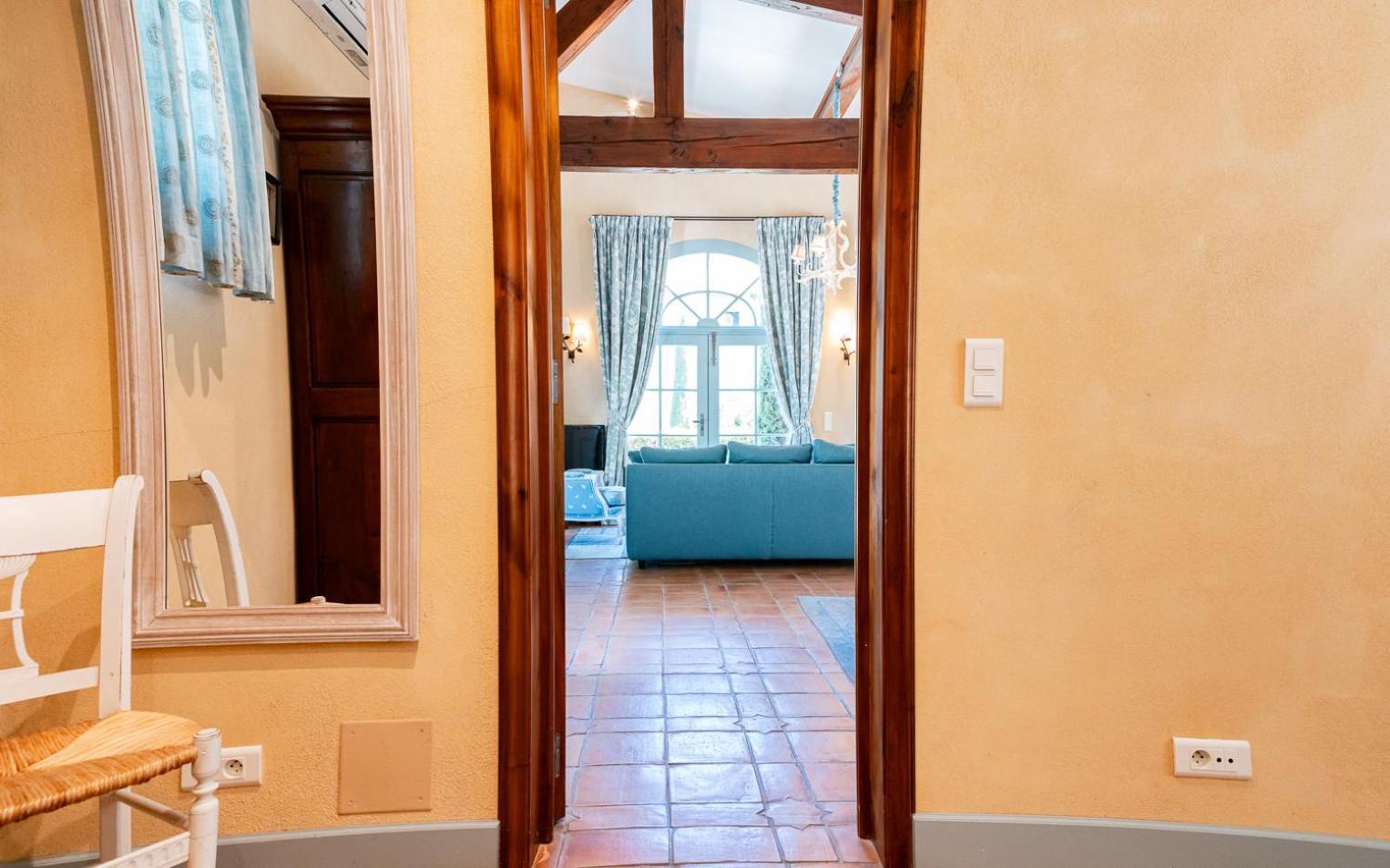 Chateau Talaud Loriol-du-Comtat Room photo